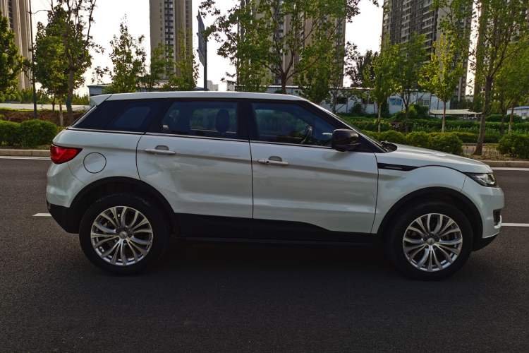 Used Land X7 2015 2.0T Panoramic Prestige Edition Exterior 2