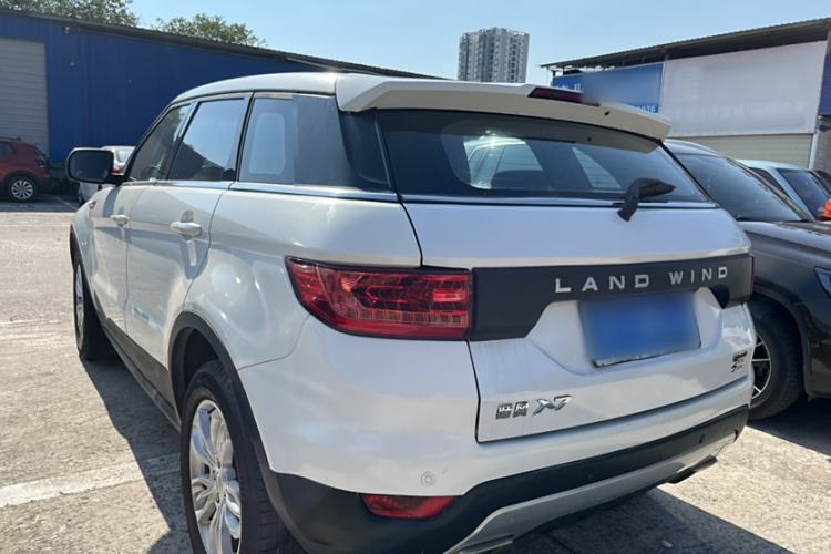 Used Land X7 2015 2.0T Panoramic Luxury Edition Exterior 3