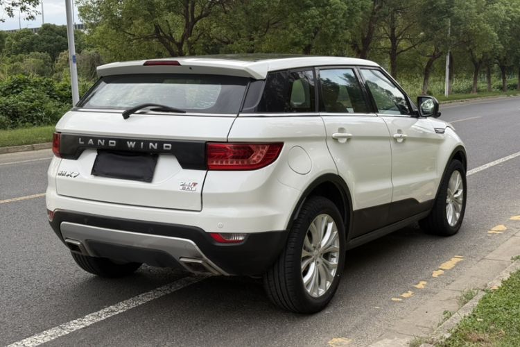 Used Land X7 2015 2.0T Panoramic Prestige Edition Exterior 3