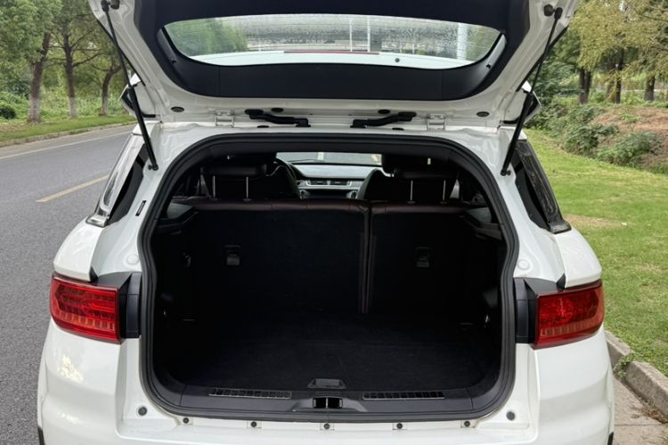Used Land X7 2015 2.0T Panoramic Prestige Edition Exterior 4
