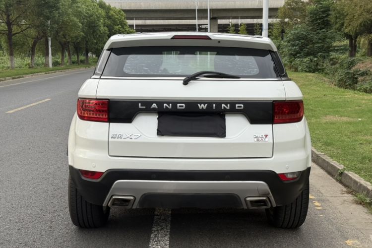 Used Land X7 2015 2.0T Panoramic Prestige Edition Exterior 6