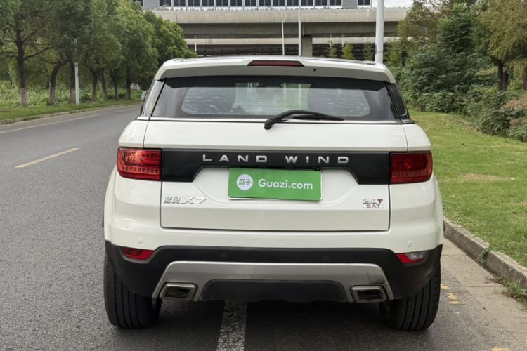 Used Land X7 2015 2.0T Panoramic Prestige Edition Exterior 9