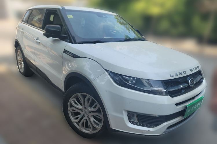 Used Land X7 2015 2.0T Panoramic Prestige Edition Front Right 45 Deg