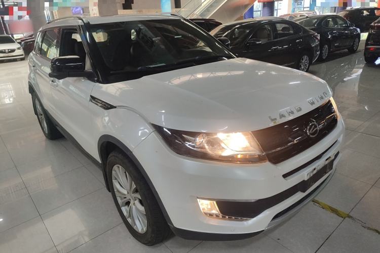 Used Land X7 2015 2.0T Panoramic Prestige Edition Front Right 45 Deg