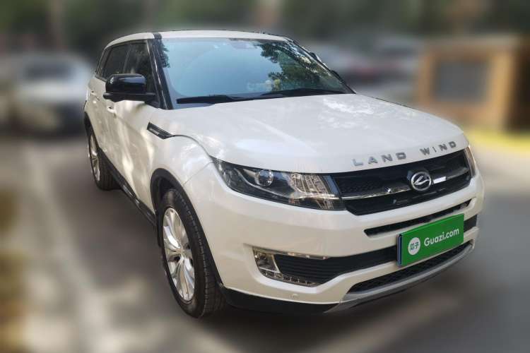 Used Land X7 2015 2.0T Panoramic Prestige Edition Front Right 45 Deg