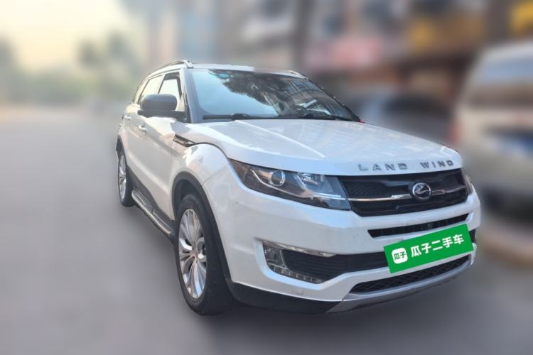 Used Land X7 2015 2.0T Panoramic Prestige Edition Front Right 45 Deg