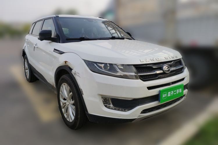 Used Land X7 2015 2.0T Panoramic Prestige Edition Front Right 45 Deg