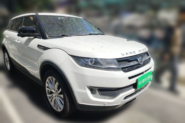 Used Land X7 2015 2.0T Panoramic Prestige Edition Front Right 45 Deg