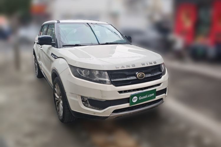Used Land X7 2015 2.0T Panoramic Prestige Edition Front Right 45 Deg