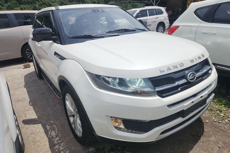 Used Land X7 2015 2.0T Panoramic Prestige Edition Front Right 45 Deg