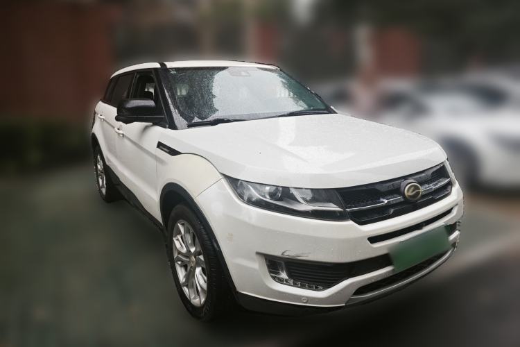 Used Land X7 2015 2.0T Panoramic Prestige Edition Front Right 45 Deg