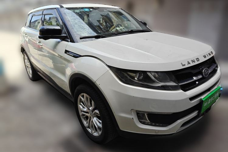 Used Land X7 2015 2.0T Panoramic Prestige Edition Front Right 45 Deg