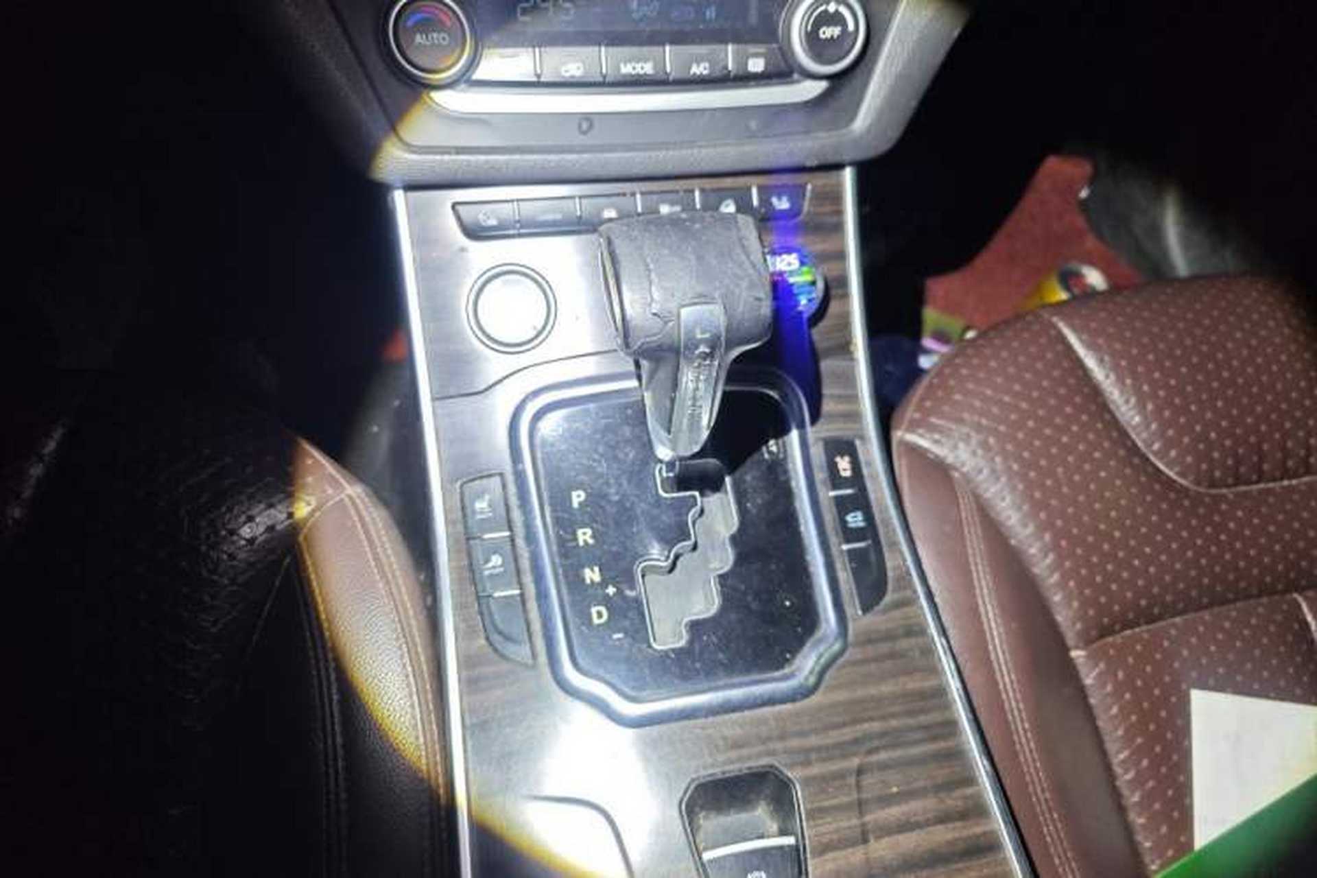 Used Land X7 2015 2.0T Panoramic Flagship Edition Gear Lever