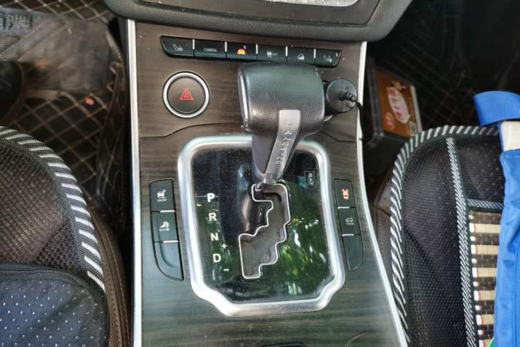 Used Land X7 2015 2.0T Panoramic Prestige Edition Gear Lever