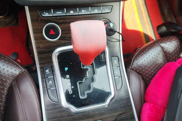 Used Land X7 2015 2.0T Panoramic Prestige Edition Gear Lever