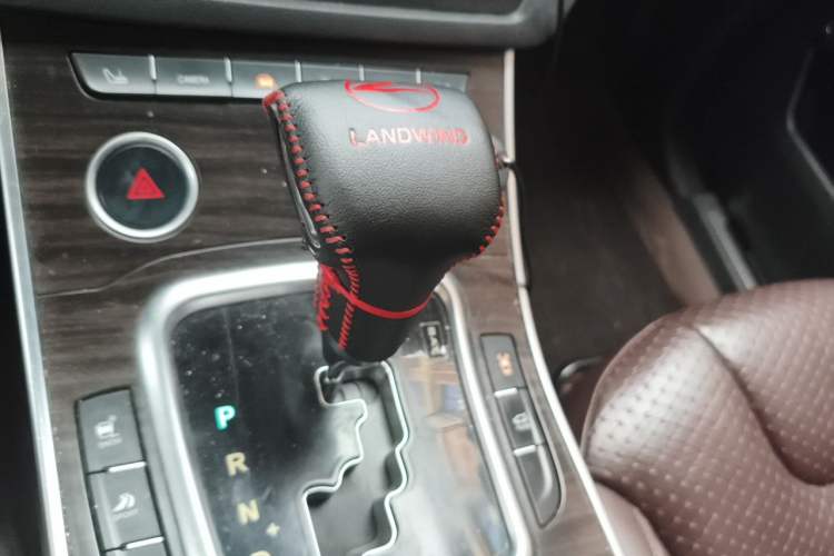 Used Land X7 2015 2.0T Panoramic Prestige Edition Gear Lever