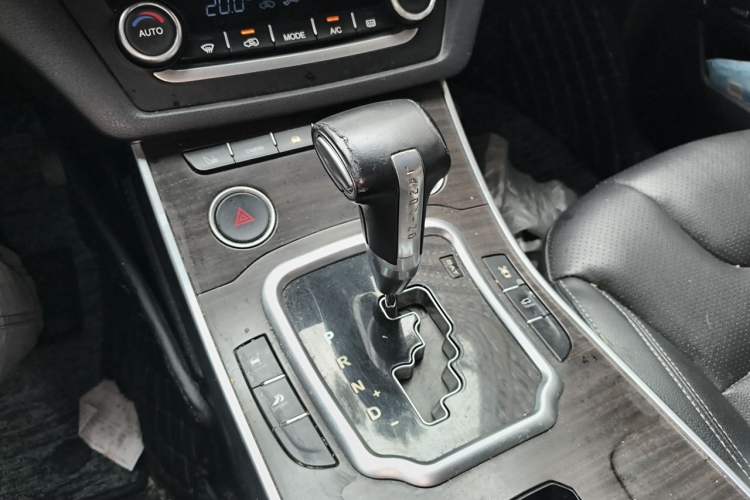 Used Land X7 2015 2.0T Panoramic Flagship Edition Gear Lever