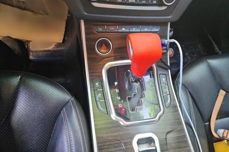Used Land X7 2015 2.0T Panoramic Luxury Edition Gear Lever