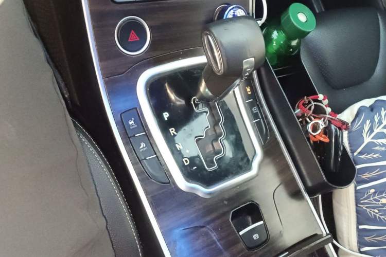 Used Land X7 2015 2.0T Panoramic Prestige Edition Gear Lever