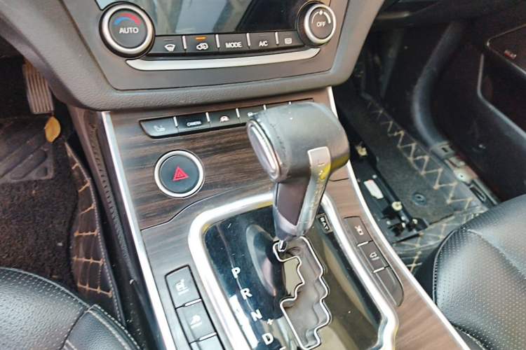 Used Land X7 2015 2.0T Panoramic Flagship Edition Gear Lever