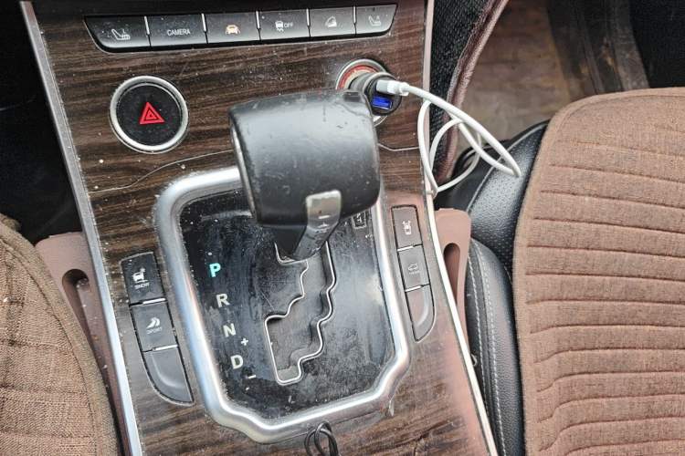 Used Land X7 2015 2.0T Panoramic Prestige Edition Gear Lever