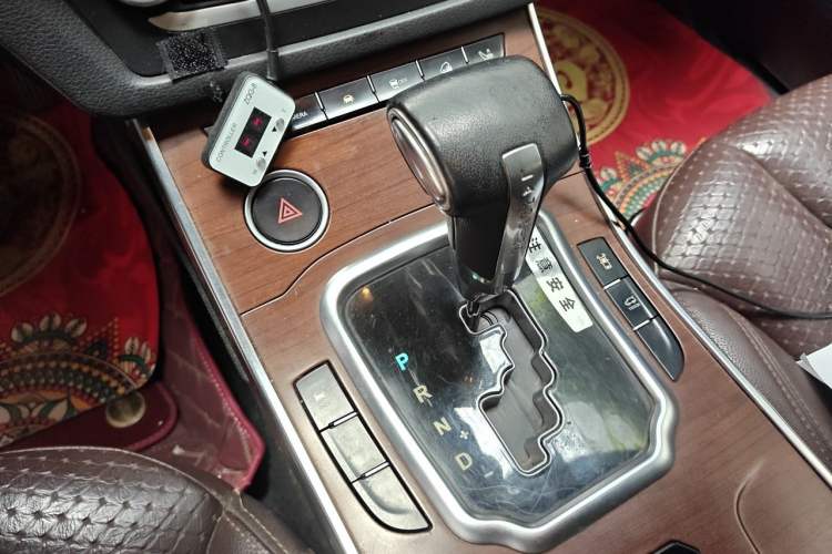 Used Land X7 2015 2.0T Panoramic Prestige Edition Gear Lever