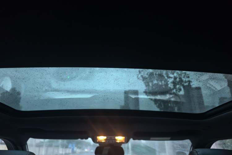Used Land X7 2015 2.0T Panoramic Prestige Edition Headliner