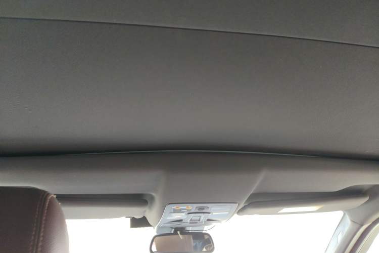 Used Land X7 2015 2.0T Panoramic Prestige Edition Headliner
