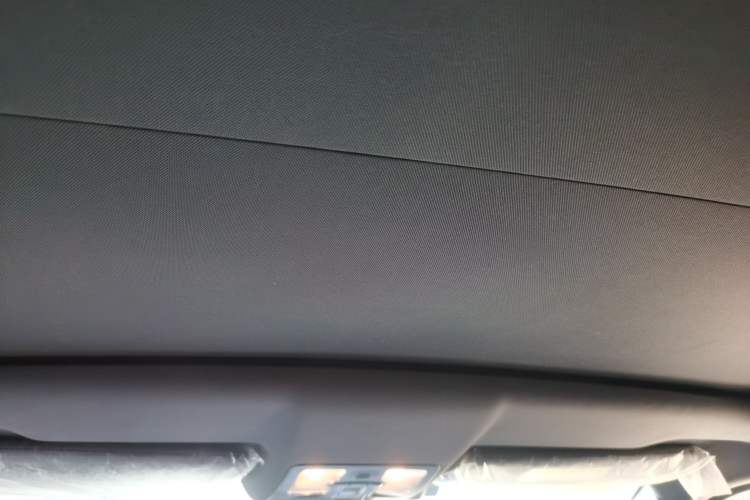 Used Land X7 2015 2.0T Panoramic Prestige Edition Headliner