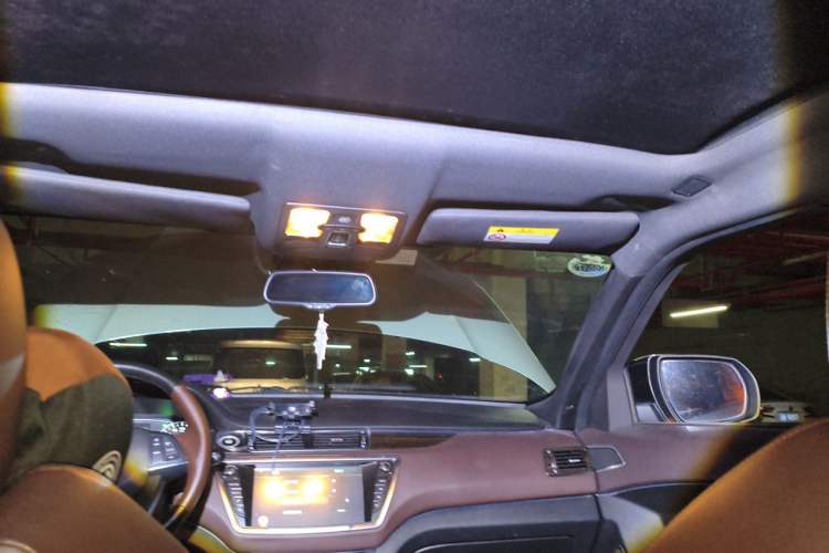 Used Land X7 2015 2.0T Panoramic Prestige Edition Headliner