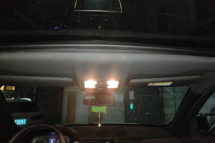 Used Land X7 2015 2.0T Panoramic Prestige Edition Headliner