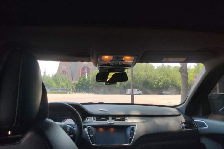 Used Land X7 2015 2.0T Panoramic Prestige Edition Headliner