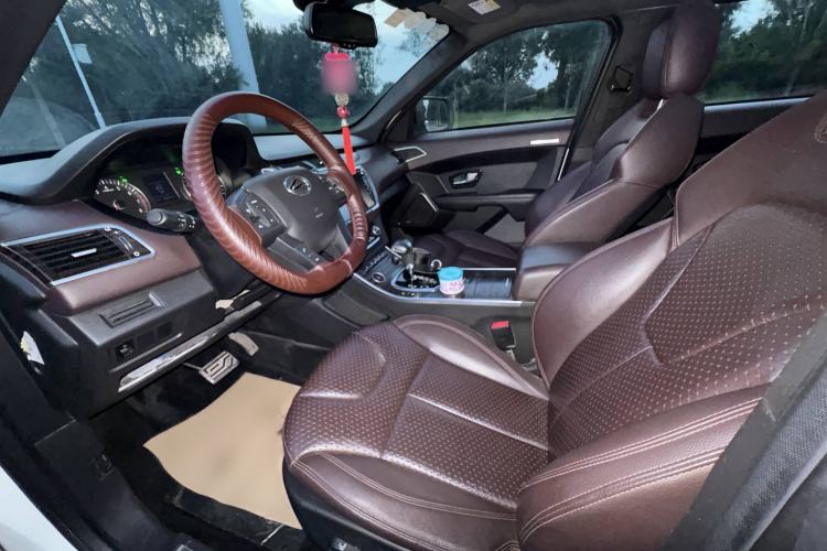 Used Land X7 2015 2.0T Panoramic Prestige Edition Interior 1