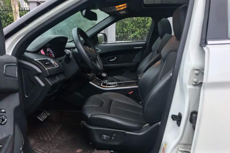 Used Land X7 2015 2.0T Panoramic Prestige Edition Interior 2