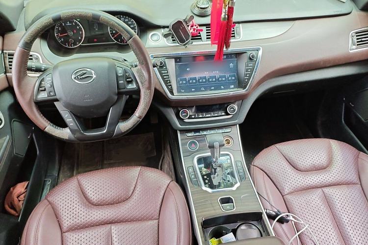 Used Land X7 2015 2.0T Panoramic Prestige Edition Interior 2