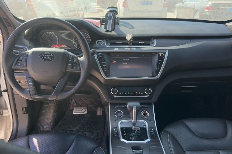 Used Land X7 2015 2.0T Panoramic Prestige Edition Interior 3