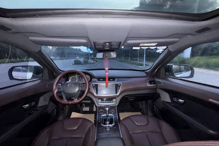 Used Land X7 2015 2.0T Panoramic Prestige Edition Interior 3