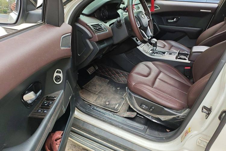 Used Land X7 2015 2.0T Panoramic Prestige Edition Interior 3