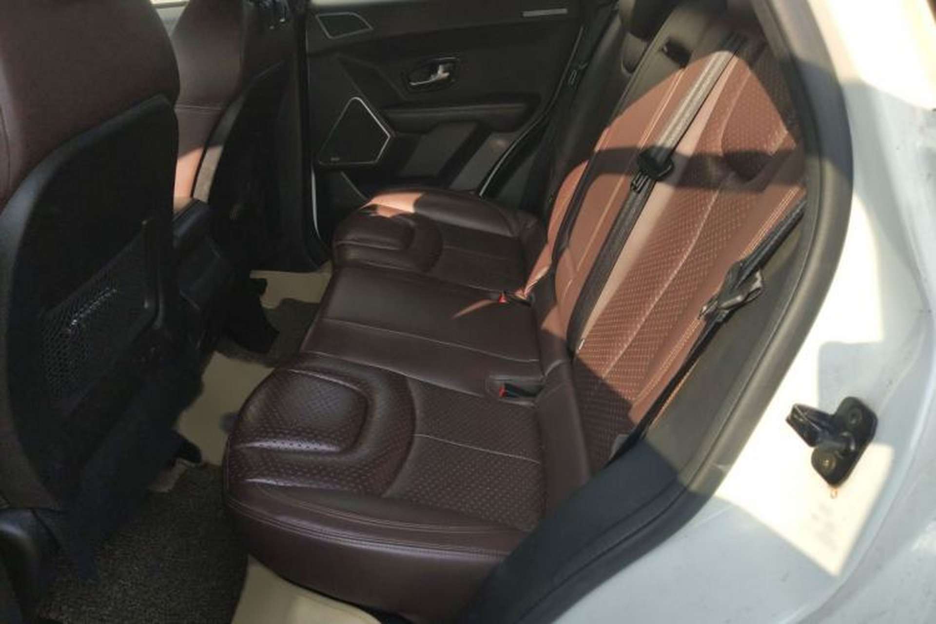 Used Land X7 2015 2.0T Panoramic Prestige Edition Interior 4