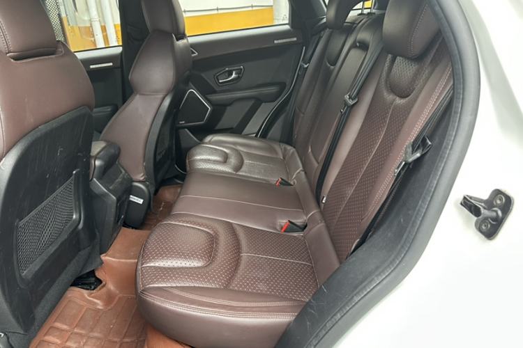 Used Land X7 2015 2.0T Panoramic Prestige Edition Interior 7