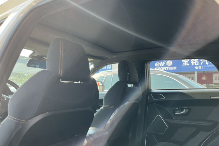 Used Land X7 2015 2.0T Panoramic Luxury Edition Interior 7