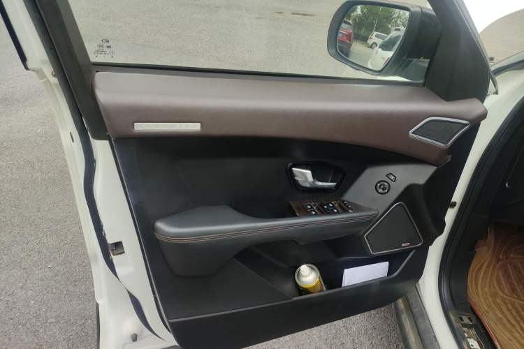 Used Land X7 2015 2.0T Panoramic Prestige Edition Left Front Door Interior