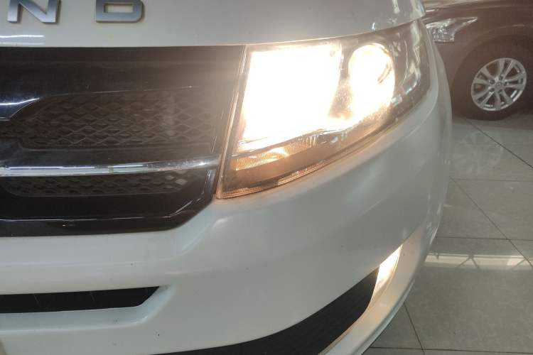 Used Land X7 2015 2.0T Panoramic Prestige Edition Left Front Headlight