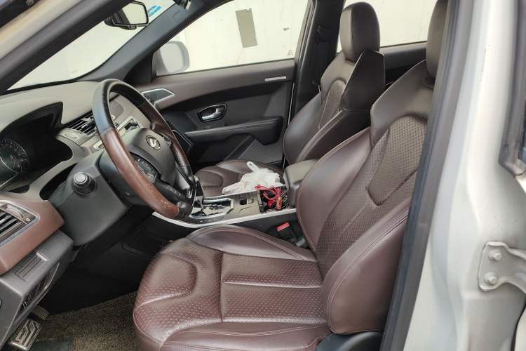 Used Land X7 2015 2.0T Panoramic Prestige Edition Left Front Seat