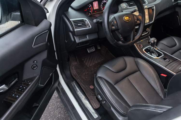Used Land X7 2015 2.0T Panoramic Prestige Edition Left Front Seat