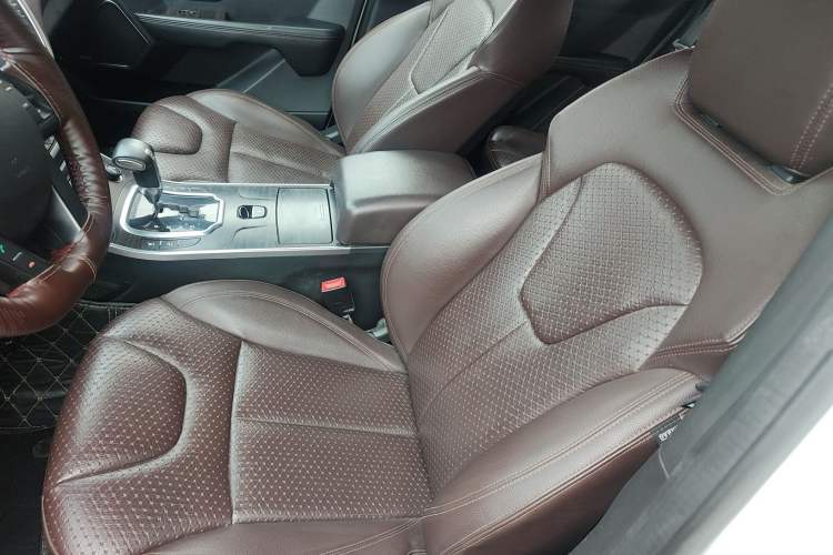 Used Land X7 2015 2.0T Panoramic Prestige Edition Left Front Seat