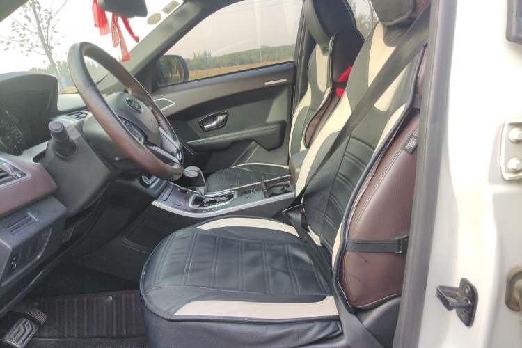 Used Land X7 2015 2.0T Panoramic Prestige Edition Left Front Seat