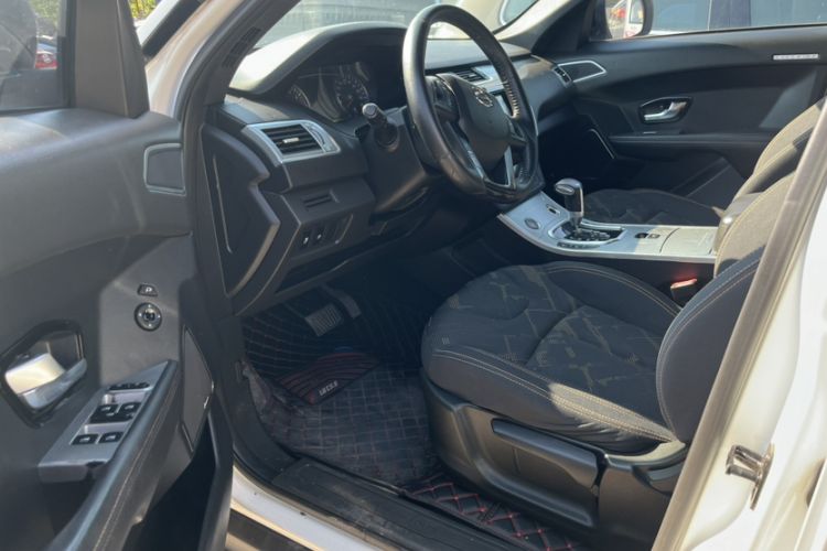 Used Land X7 2015 2.0T Panoramic Luxury Edition Left Front Seat