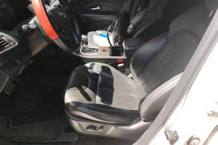 Used Land X7 2015 2.0T Panoramic Prestige Edition Left Front Seat