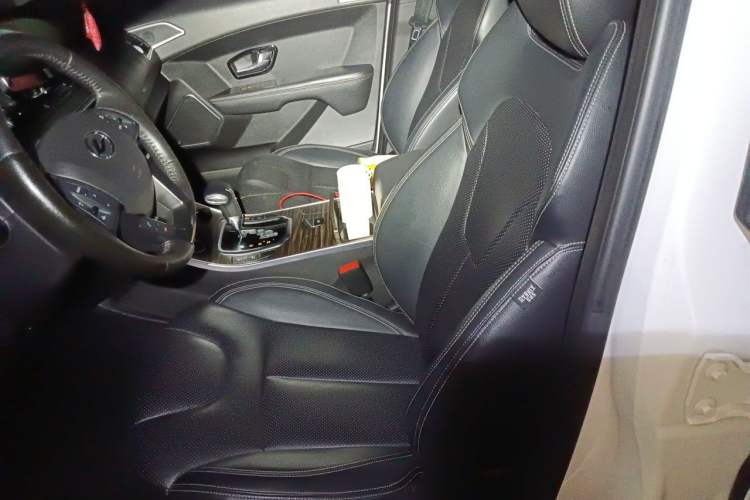 Used Land X7 2015 2.0T Panoramic Prestige Edition Left Front Seat